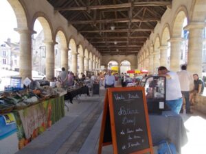 Airvault Market